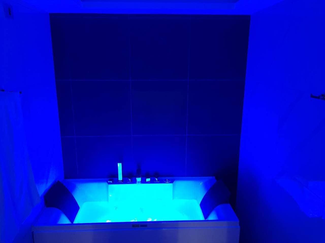 Foto 6 von 10: Suite with Spa Bath