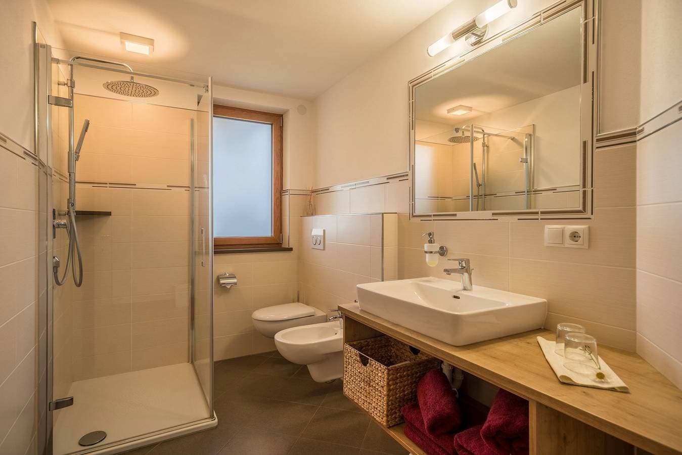 Foto 9 von 15: Ferienwohnung " Pfandlerhof Rot" mit Bergblick, WLAN, Balkon & Garten