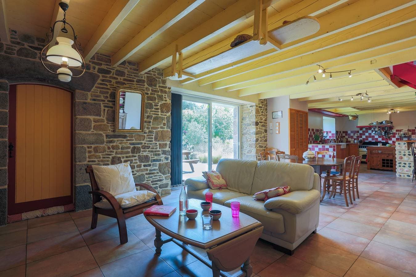 Foto 2 von 28: Ferienhaus 3 Min vom Strand – Private Terrasse, umzäunter Garten, 5 Personen