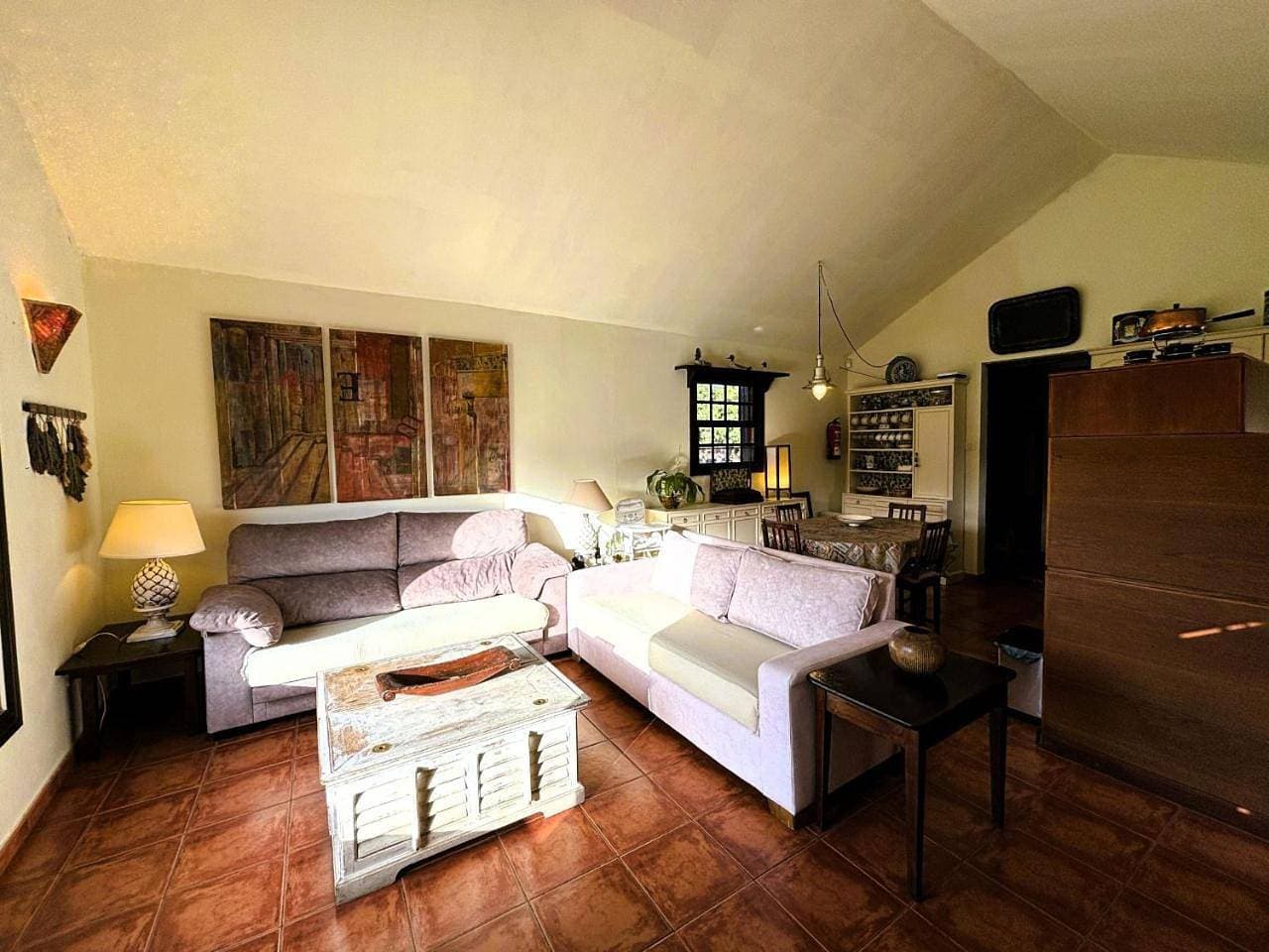 Foto 11 von 81: Three-Bedroom House