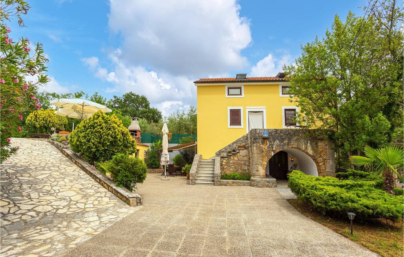 Apartment mit Meerblick, Pool, WLAN und Terrasse – 2 km vom FKK-Strand Rajska Cesta entfernt 1