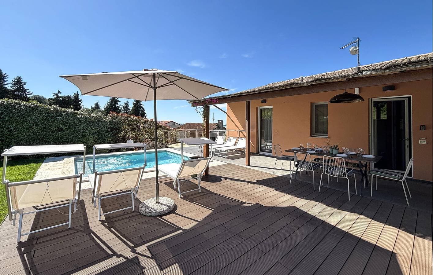 Foto 4 von 39: Gemütliche Wohnung am See mit Pool und Parkplatz