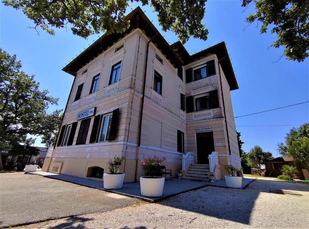 Hostel San Valentino 1