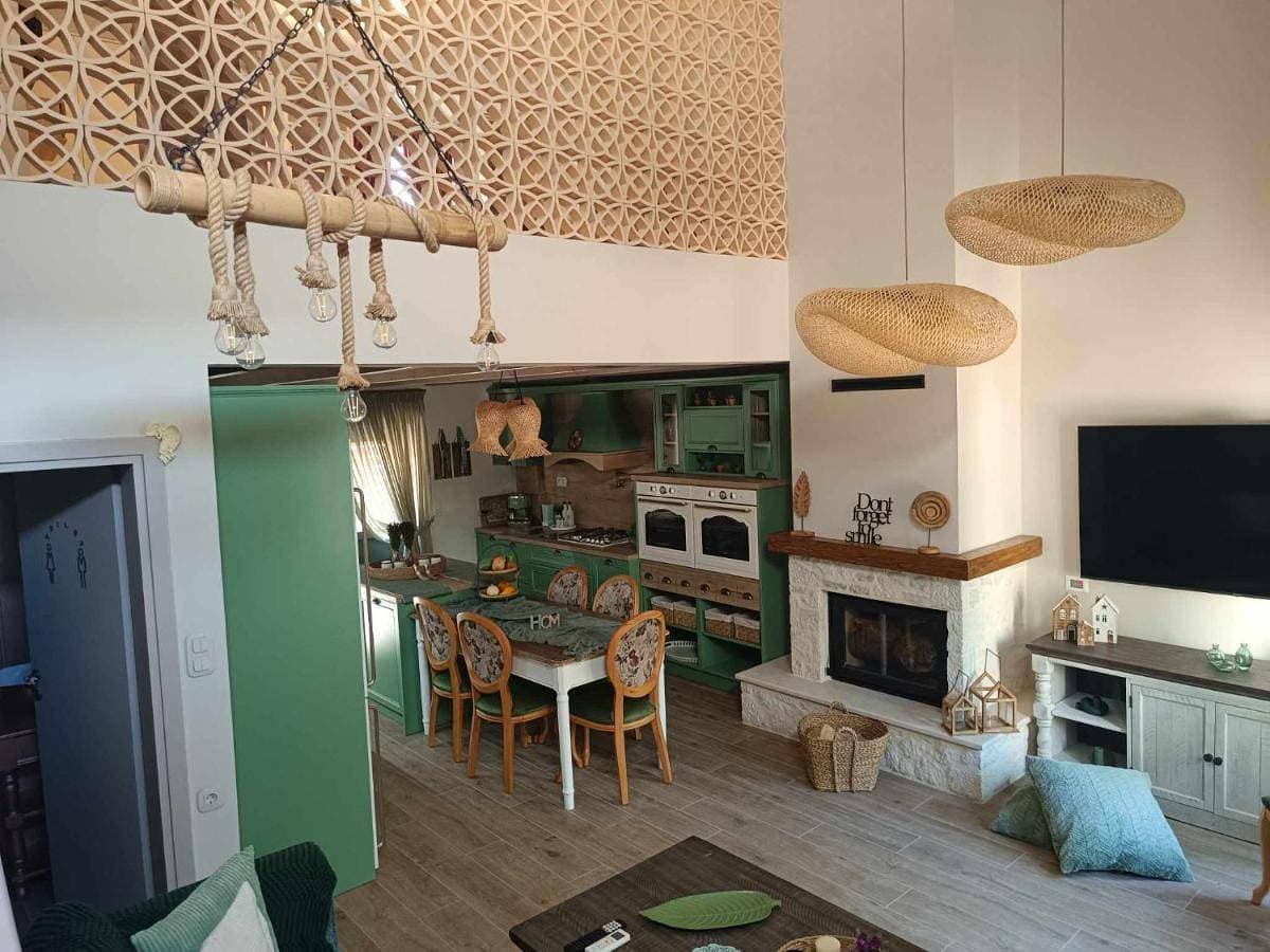 panos luxury apartment 1