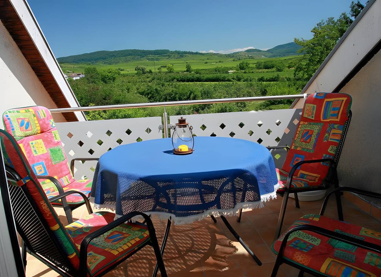 Foto 10 von 16: Ferienwohnung 'Kaiserstuhlblick' mit Balkon und Wi-Fi