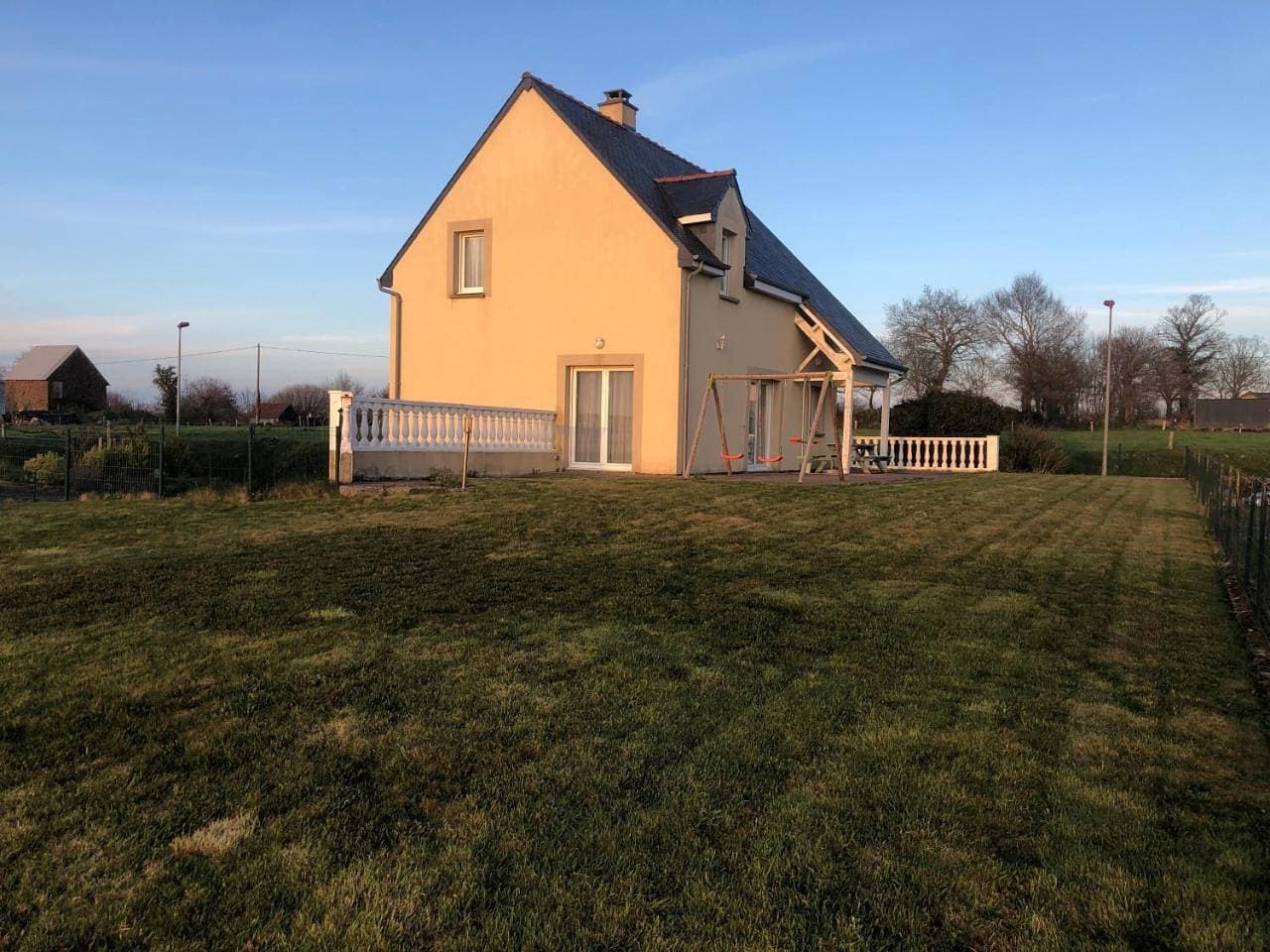 Foto 8 von 33: Three-Bedroom House
