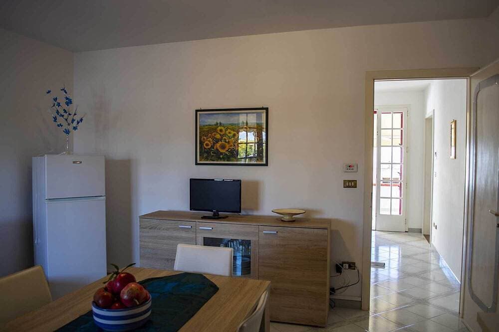 Foto 13 von 24: Hübsche Zwei-Zimmer-Wohnung mit möblierter Terrasse