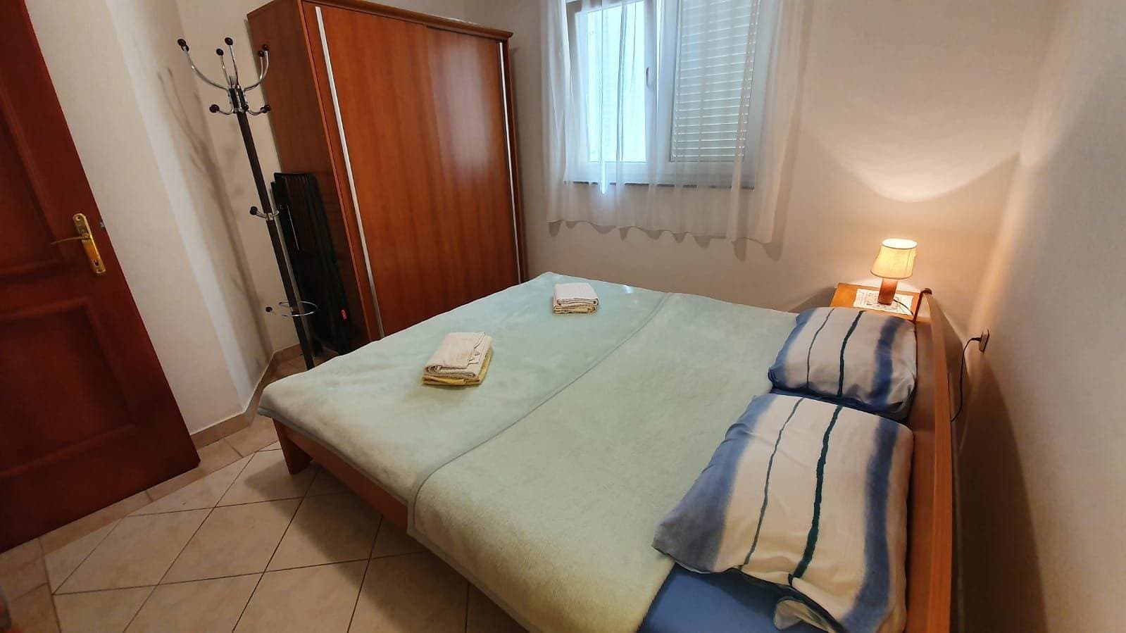 Foto 7 von 10: 1-Zimmer-Ferienwohnung mit Terrasse Baska, Krk -a