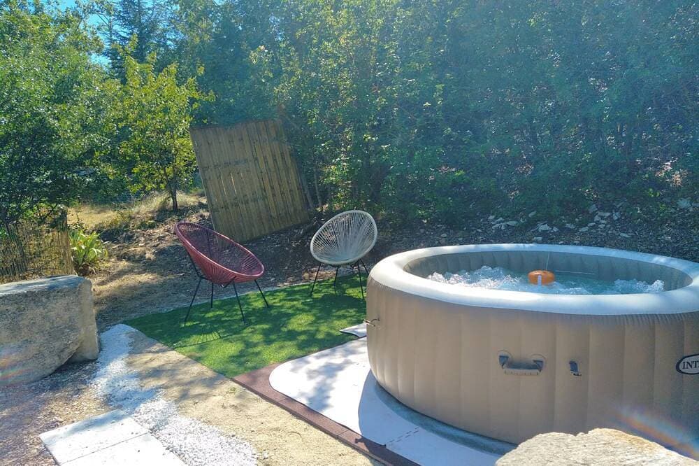 Foto 12 von 12: Quiet country house 90 m2 with swimming pool/ jacuzzi/ large garden/ terrace