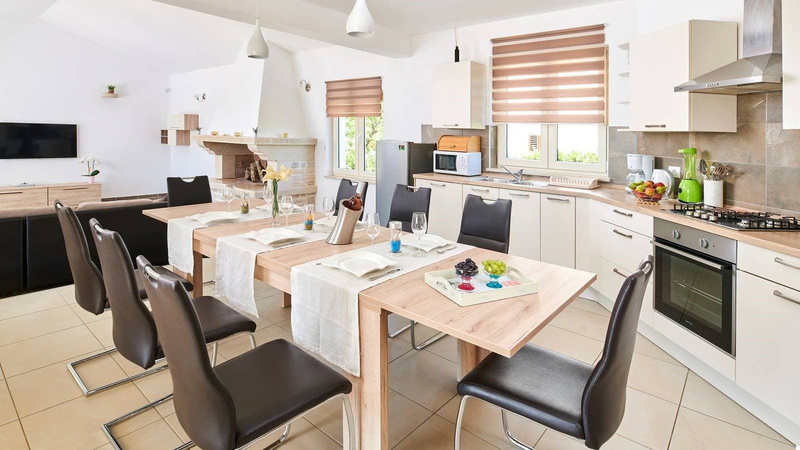 Foto 4 von 40: Moderne Villa Melli mit Pool, Whirlpool und Panoramablick