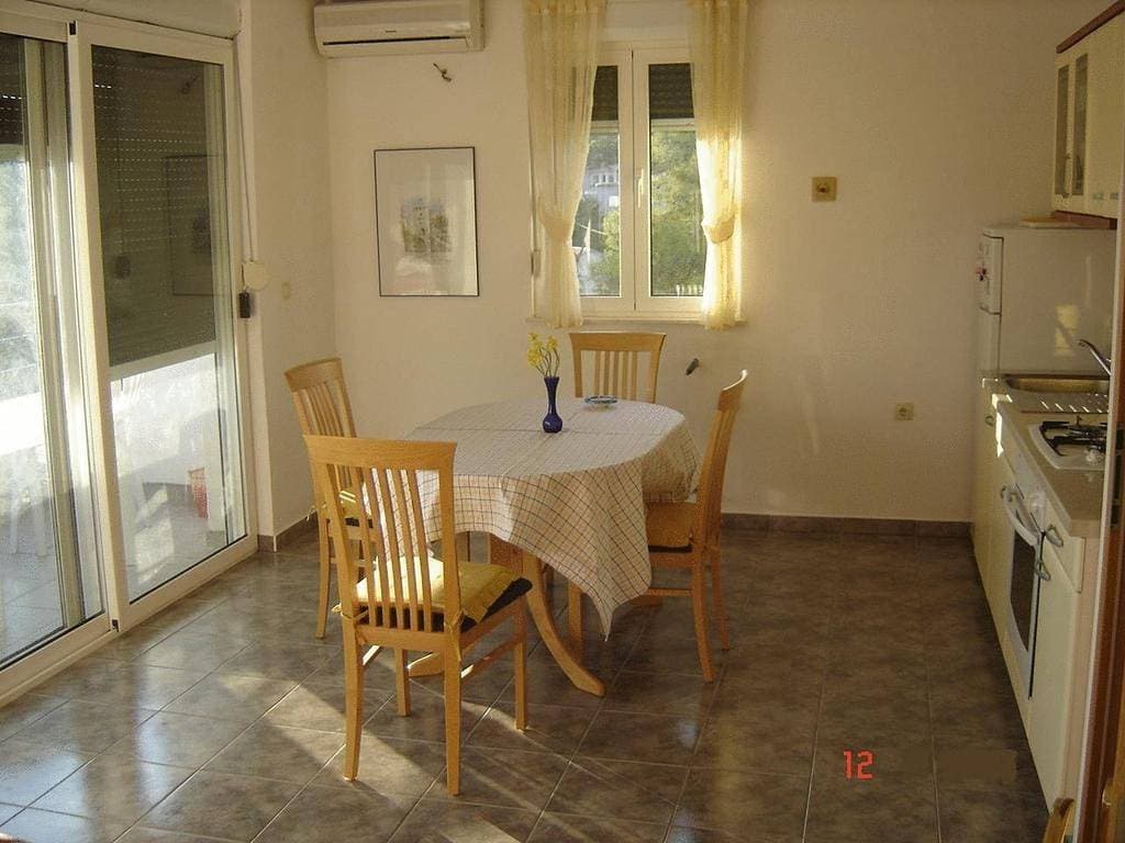 Foto 8 von 28: Ferienwohnung in Trogir mit Meerblick, Balkon, Klimaanlage, W-Lan (4236-3)