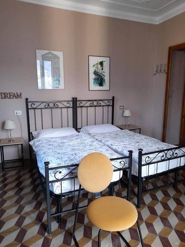 Foto 7 von 12: Twin Room with Lake View