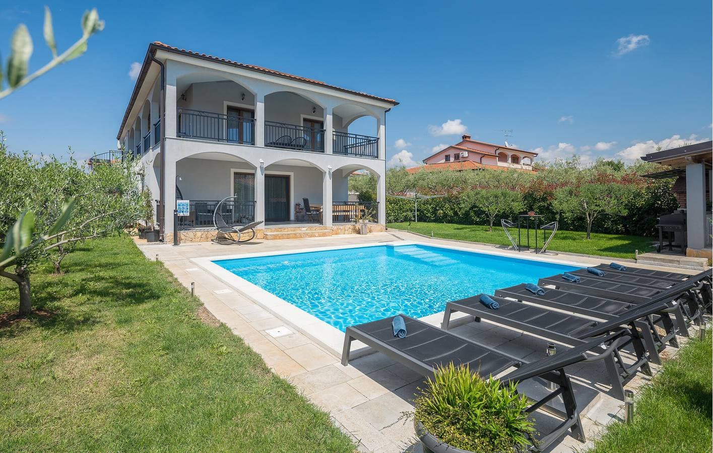 Foto 5 von 34: Modernes Apartment mit Pool, WLAN und Parkplatz in der Nähe des Stadtzentrums von Musalez