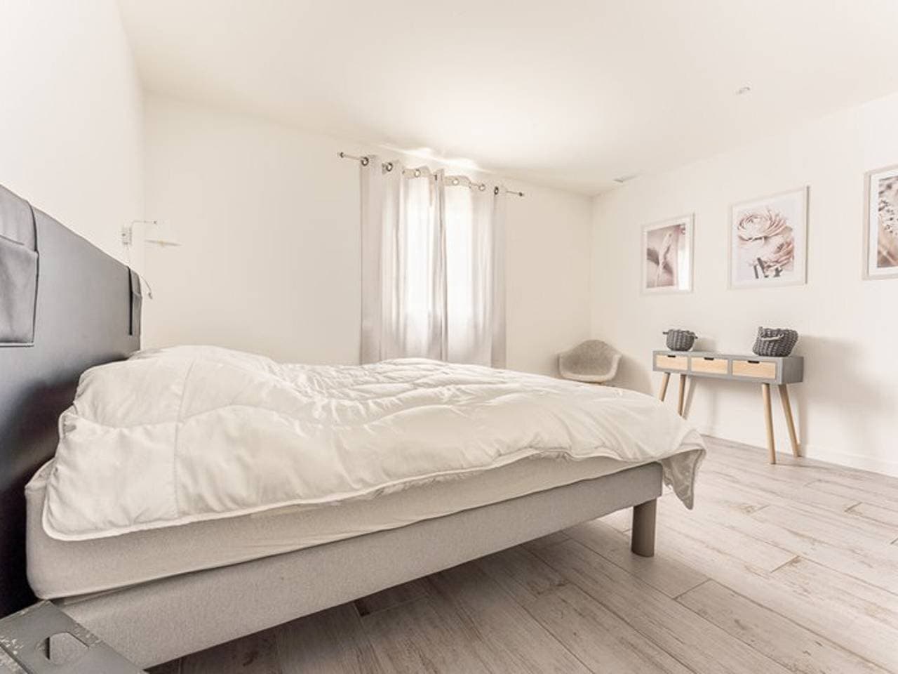 Foto 11 von 34: 125m² Villa mit beheiztem Pool, 3 Schlafzimmer, Terrasse in La Flotte