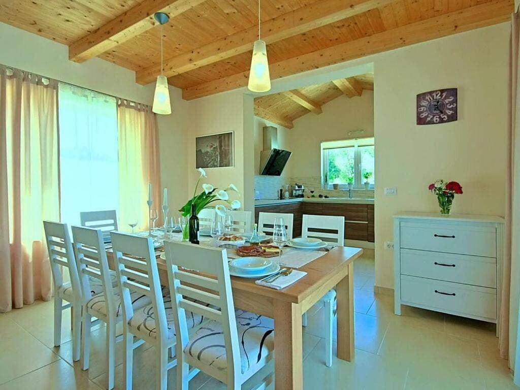 Foto 7 von 28: Four-Bedroom Villa