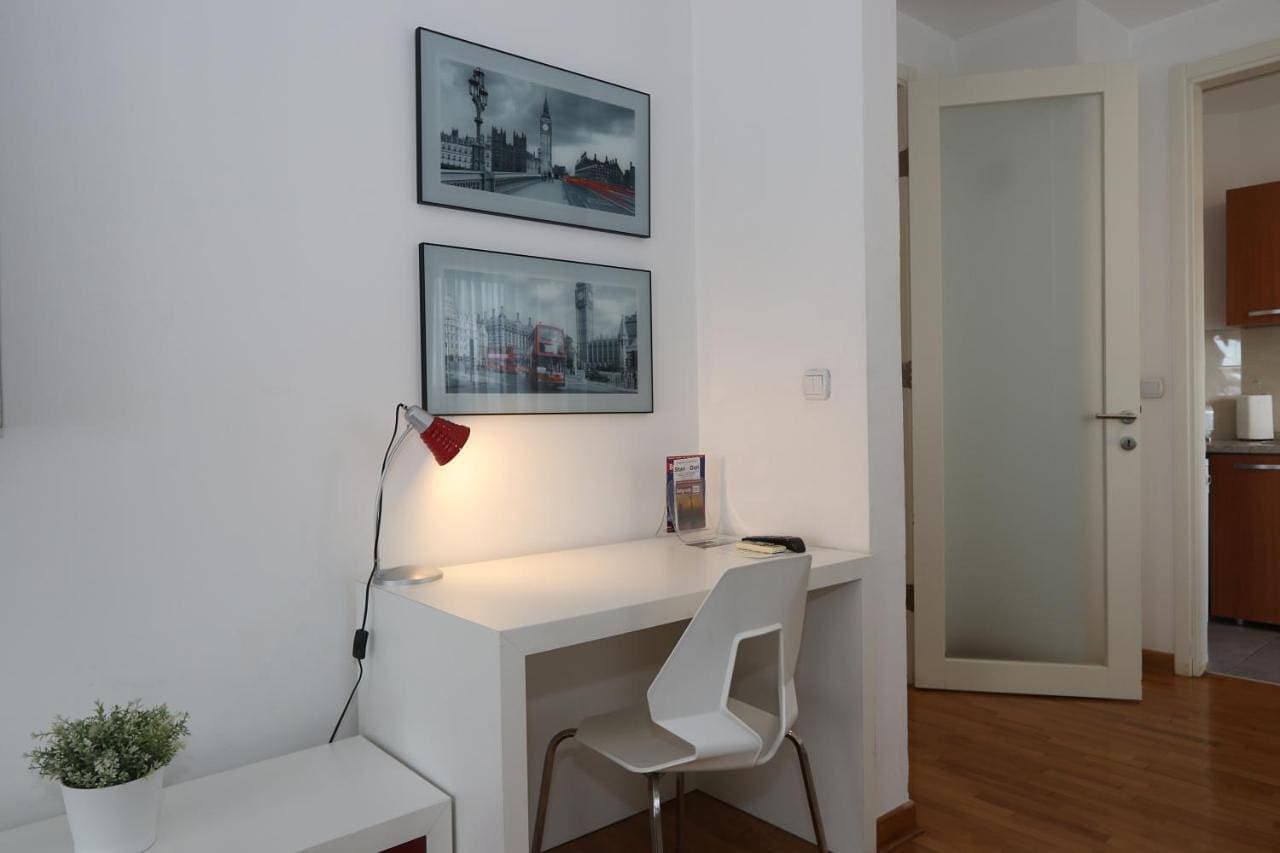Foto 10 von 23: Studio Apartment with Balcony