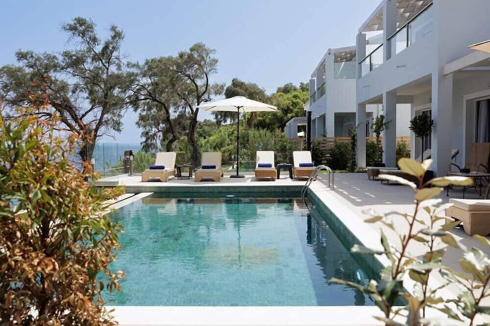 Nisos Green Villa, Private Beach & Pool 1