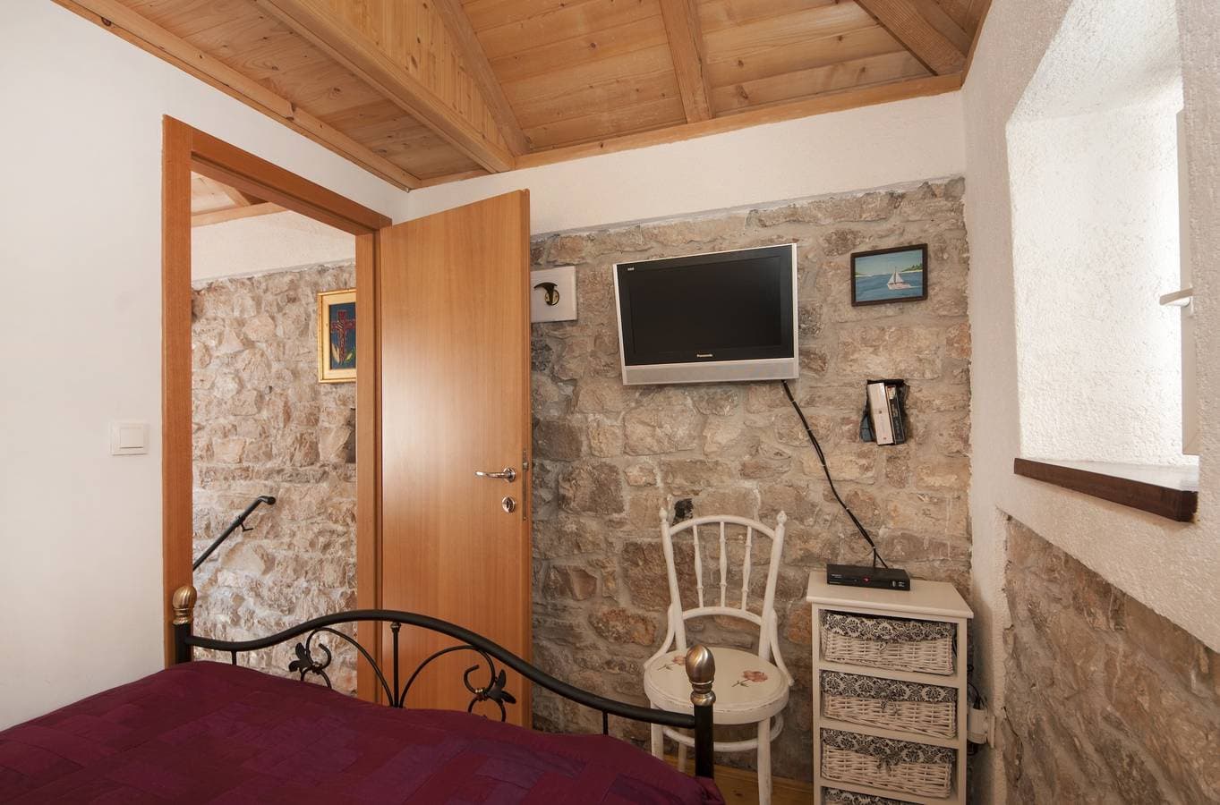 Foto 11 von 12: 1-Zimmer-Haus mit Klima Maslinica (Solta) K-13965