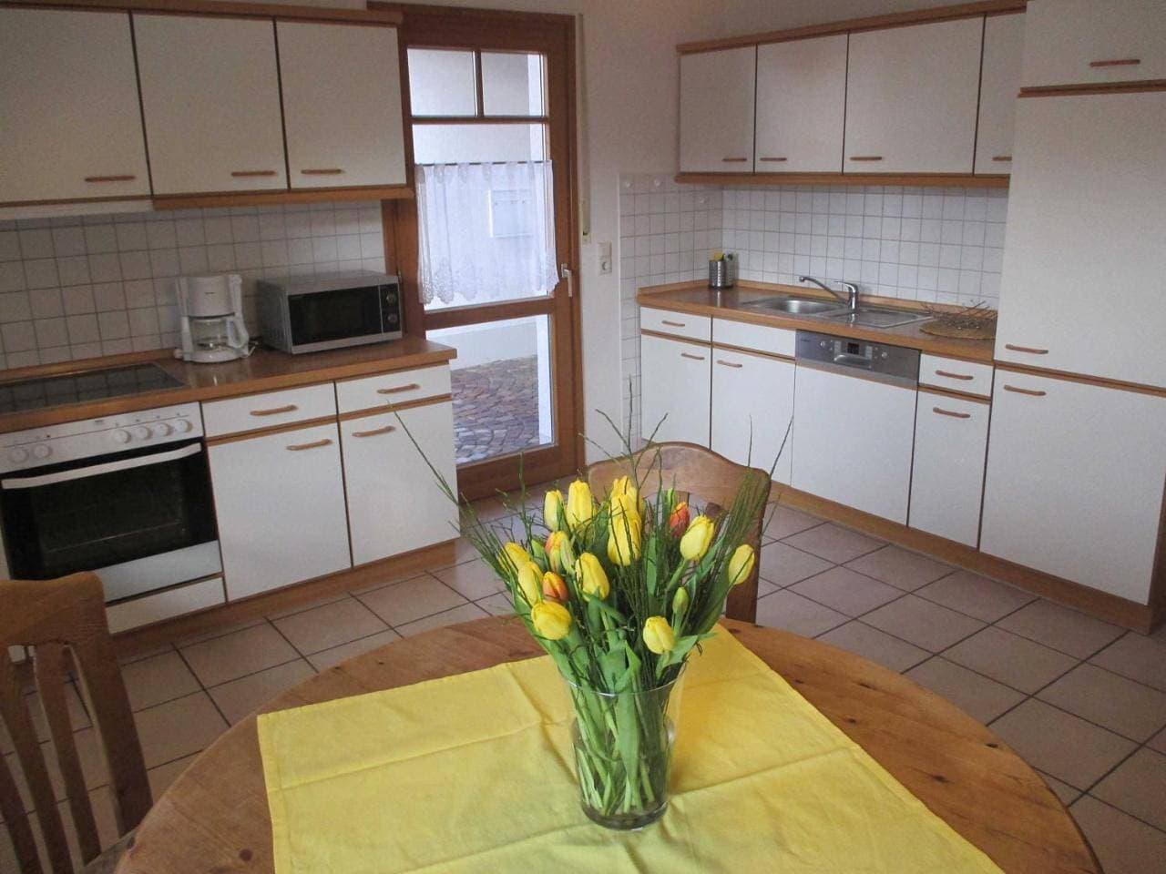 Foto 10 von 20: Two-Bedroom Apartment