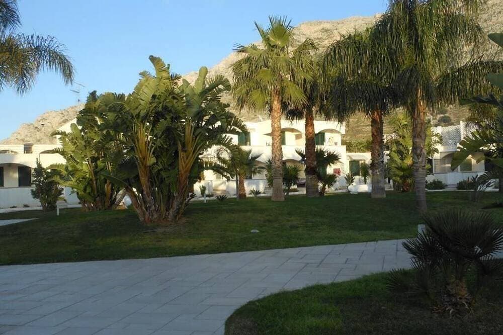 Foto 8 von 18: Cozy solution in residence ideal for children, very close to the sea.