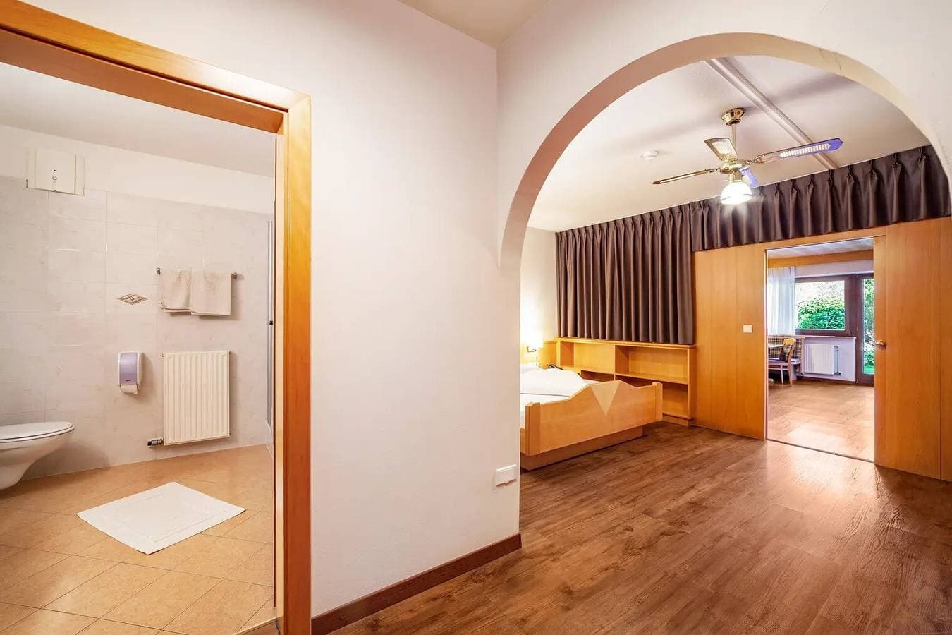 Foto 10 von 30: Ferienwohnung "Alpenhof Lodge Butterblume" mit Bergblick, Pool & WLAN