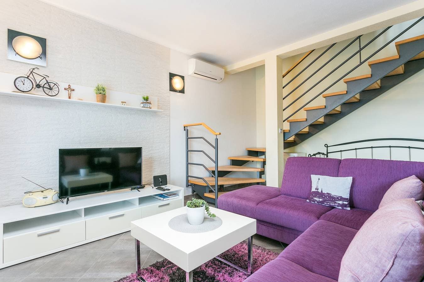 Foto 5 von 26: Two bedroom apartment near beach Podstrana, Split A-22369-a