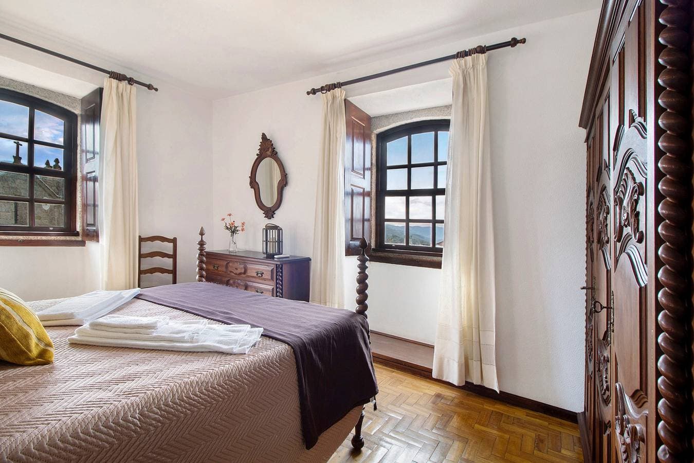 Foto 6 von 40: Zimmer 'Quarto 2 - Casa Do Adro' mit Bergblick, Wi-Fi und Klimaanlage