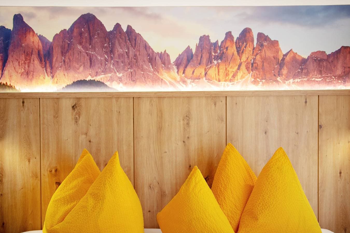 Foto 9 von 38: Zimmer 'Veltierhof 6' mit Bergblick, privater Terrasse und Wi-Fi