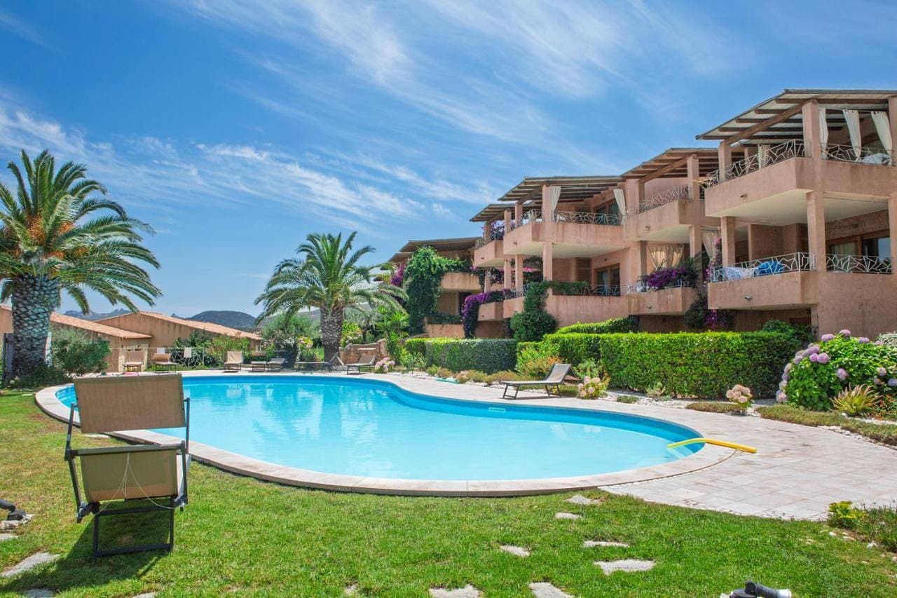 Fiordo's House - pool view 1