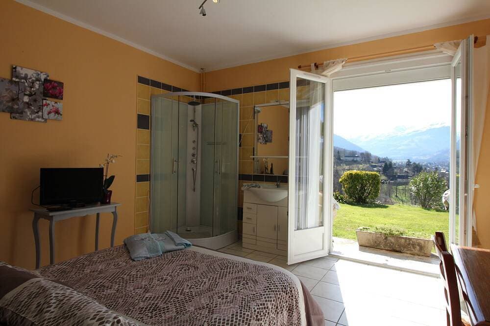 Foto 2 von 8: Krys Chambre vue sur les Pyrenees et le pis du Midi
