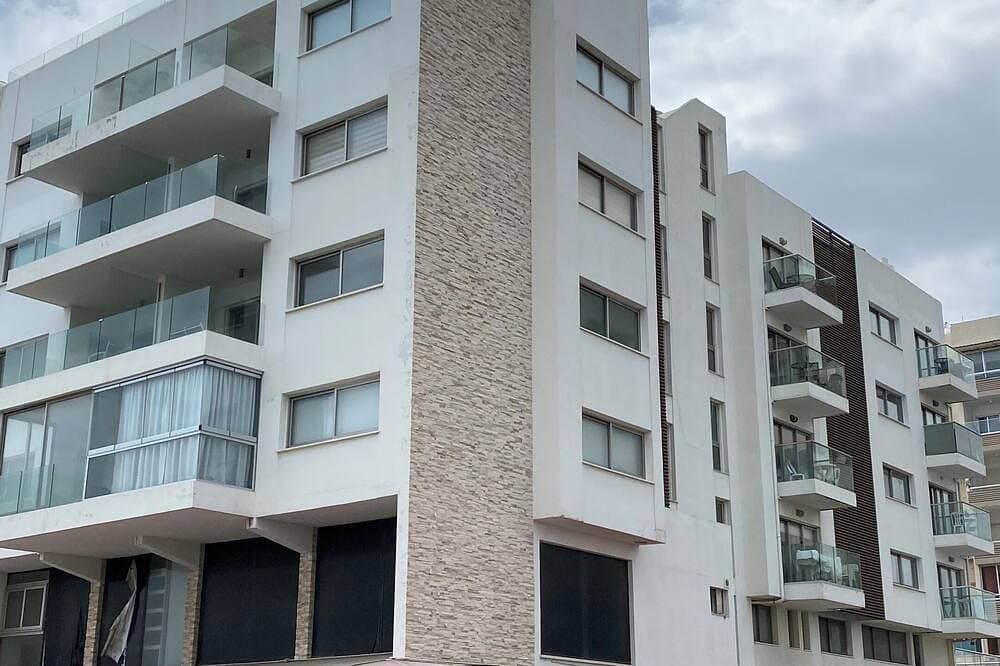 Foto 12 von 17: One-bedroom seafront apartment on Mackenzie with stunning sea views.