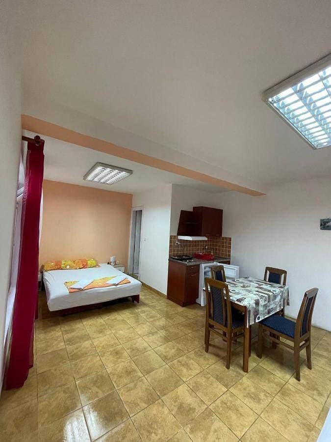 Foto 5 von 16: One-Bedroom Apartment