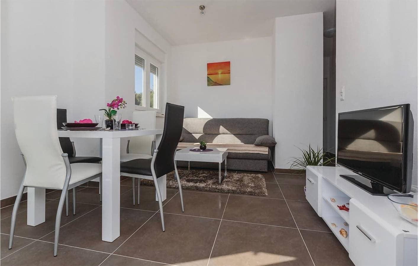Foto 6 von 27: Apartment mit Meerblick, Pool und Terrasse, 2 km vom Strand entfernt