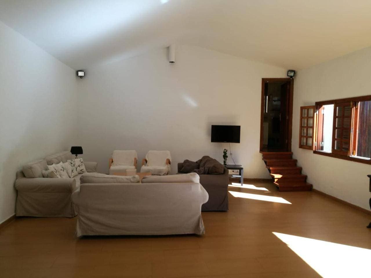 Foto 11 von 48: Six-Bedroom House