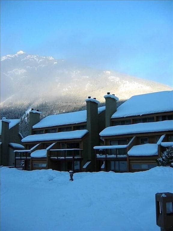 Foto 5 von 16: Perfekte Lage Stadthaus mit einem Schlafzimmer: True Ski to Door mit Sauna!