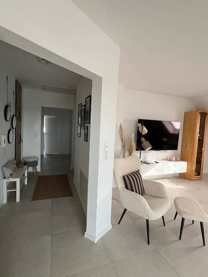 Foto 3 von 16: Two-Bedroom Apartment with Balcony