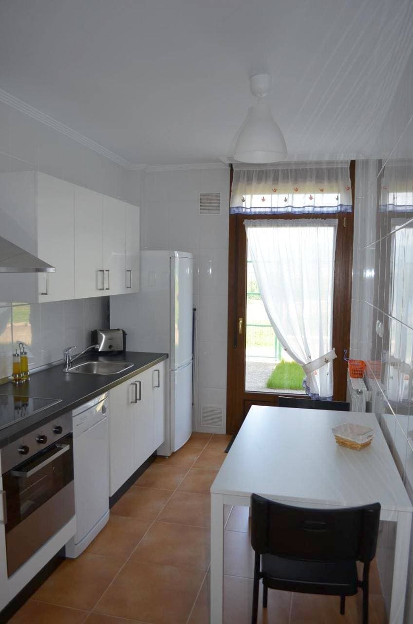 Foto 5 von 15: Two-Bedroom Apartment