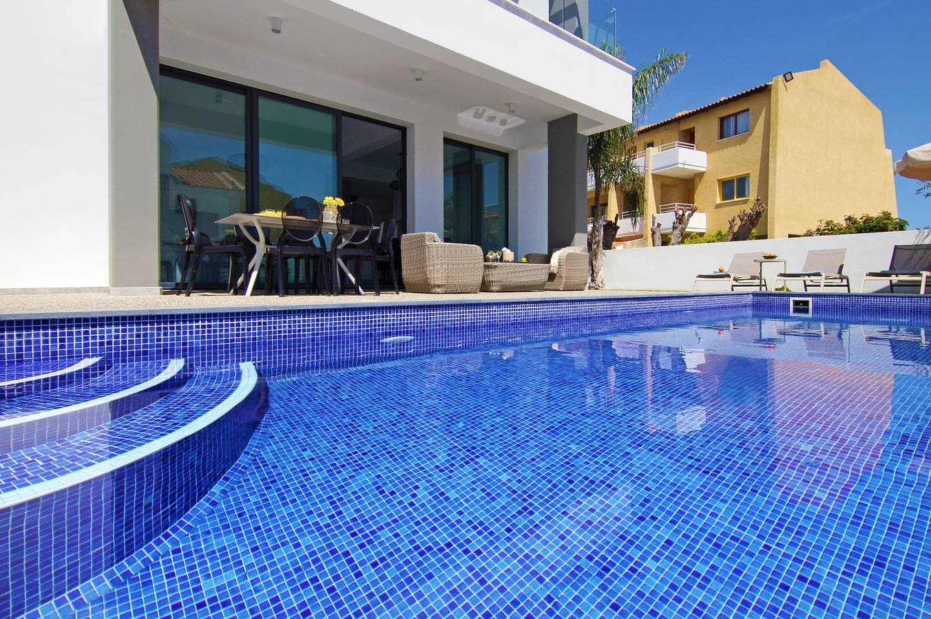 Foto 3 von 35: Villa für 6 Personen mit Garten