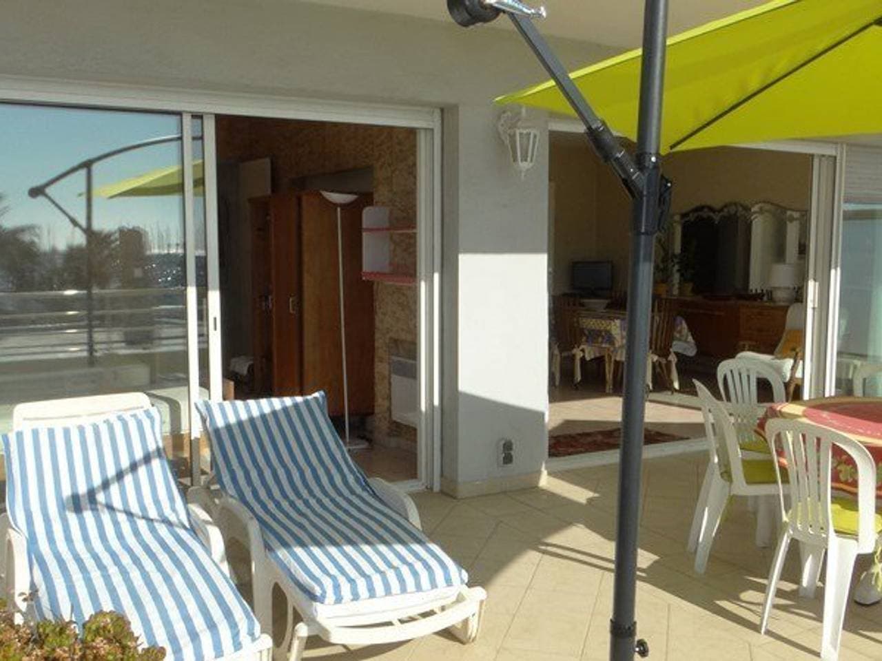 Foto 2 von 17: Große 3-Zimmer-Wohnung mit Terrasse und Pool in Cavalaire-sur-Mer
