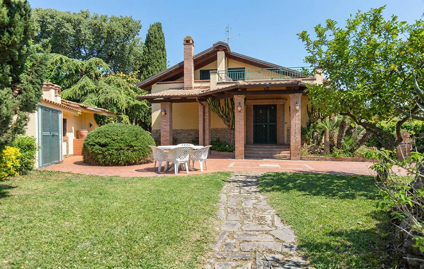 Gemütliche 2-Zimmer-Wohnung mit Garten, Terrasse und 2 km zum Strand 1