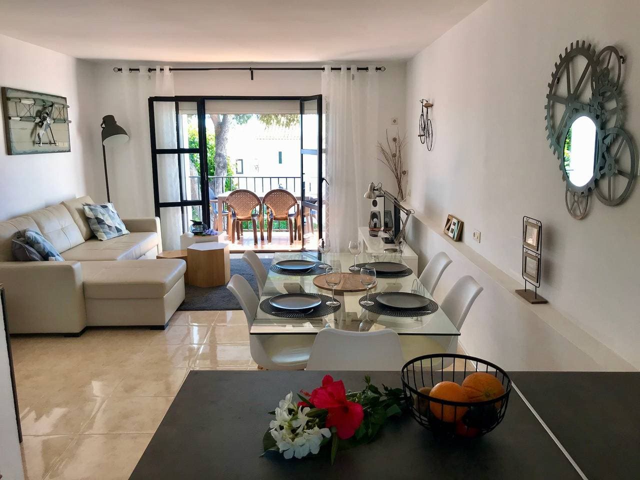 Foto 6 von 15: Ferienwohnung 'Résidence Doña Lola Sea' mit Meerblick, Pool, Terrasse & WLAN