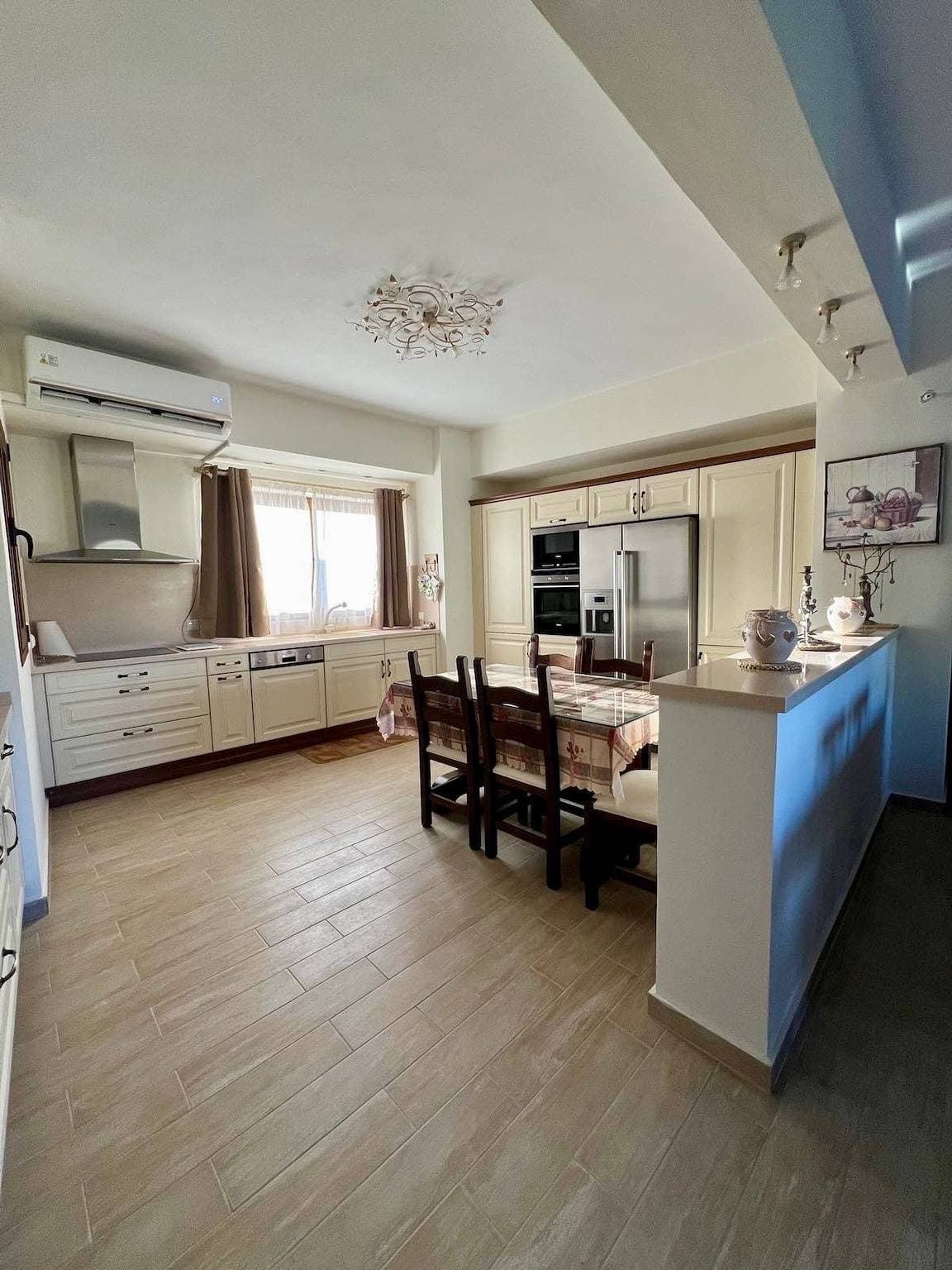 Foto 9 von 11: Ferienwohnung für 7 Personen mit Balkon