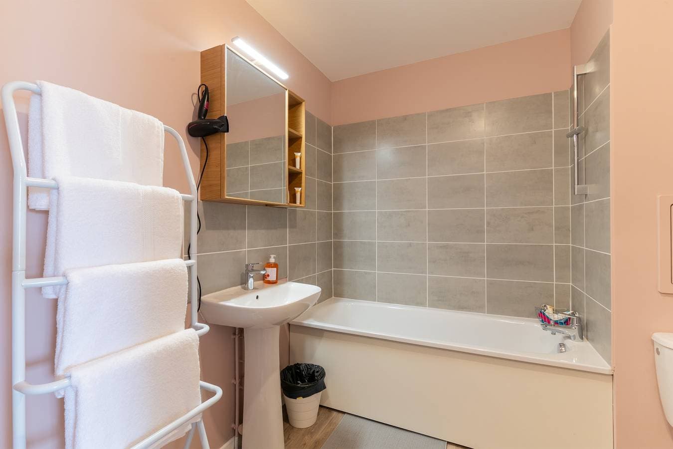 Foto 6 von 12: Ferienwohnung für 4 Personen mit Balkon