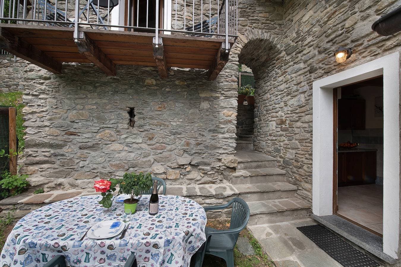 Foto 3 von 29: Studio 'Su 2 Livelli' mit Bergblick, Gemeinschaftsgarten und Wi-Fi