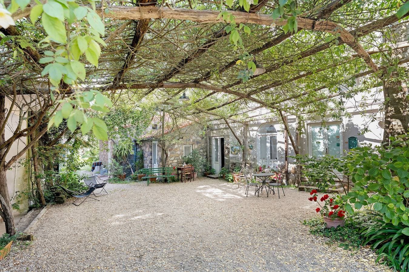 Foto 4 von 15: Le Tore – Volta Erdgeschosszimmer mit Terrasse & Gemeinschaftsgarten, WLAN