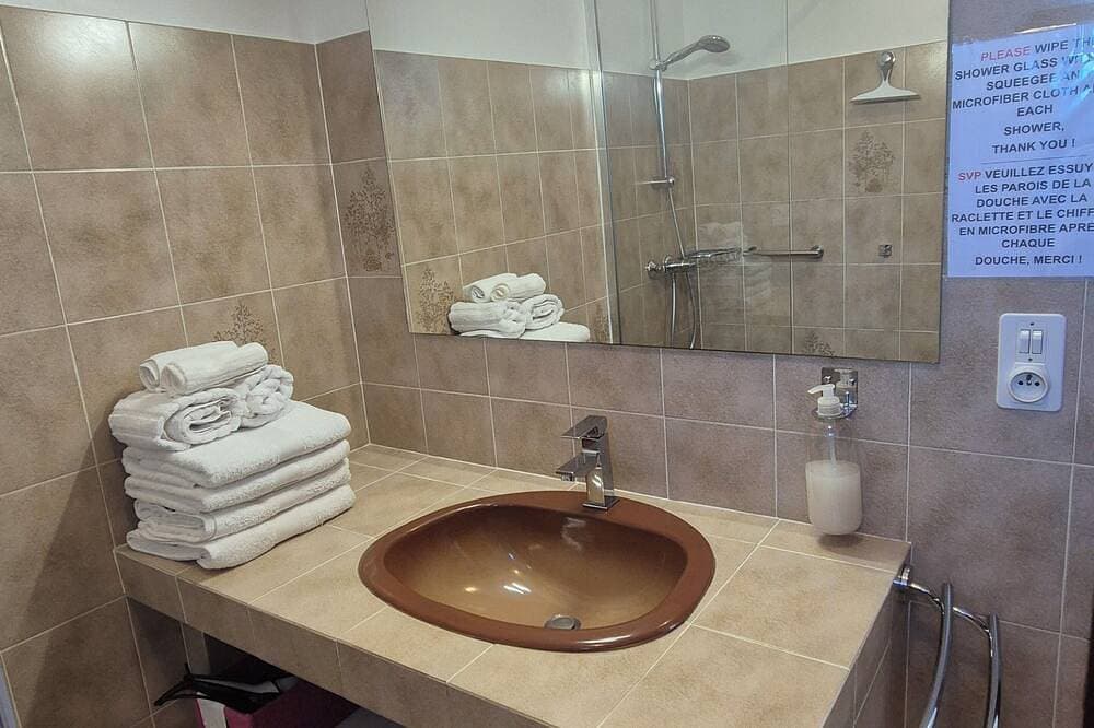 Foto 8 von 30: Landhaus / Independent Flat, Pool, Sea, 4 Pers + 1 Kind - 2 Am