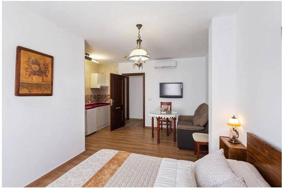 Foto 5 von 33: One-Bedroom Apartment