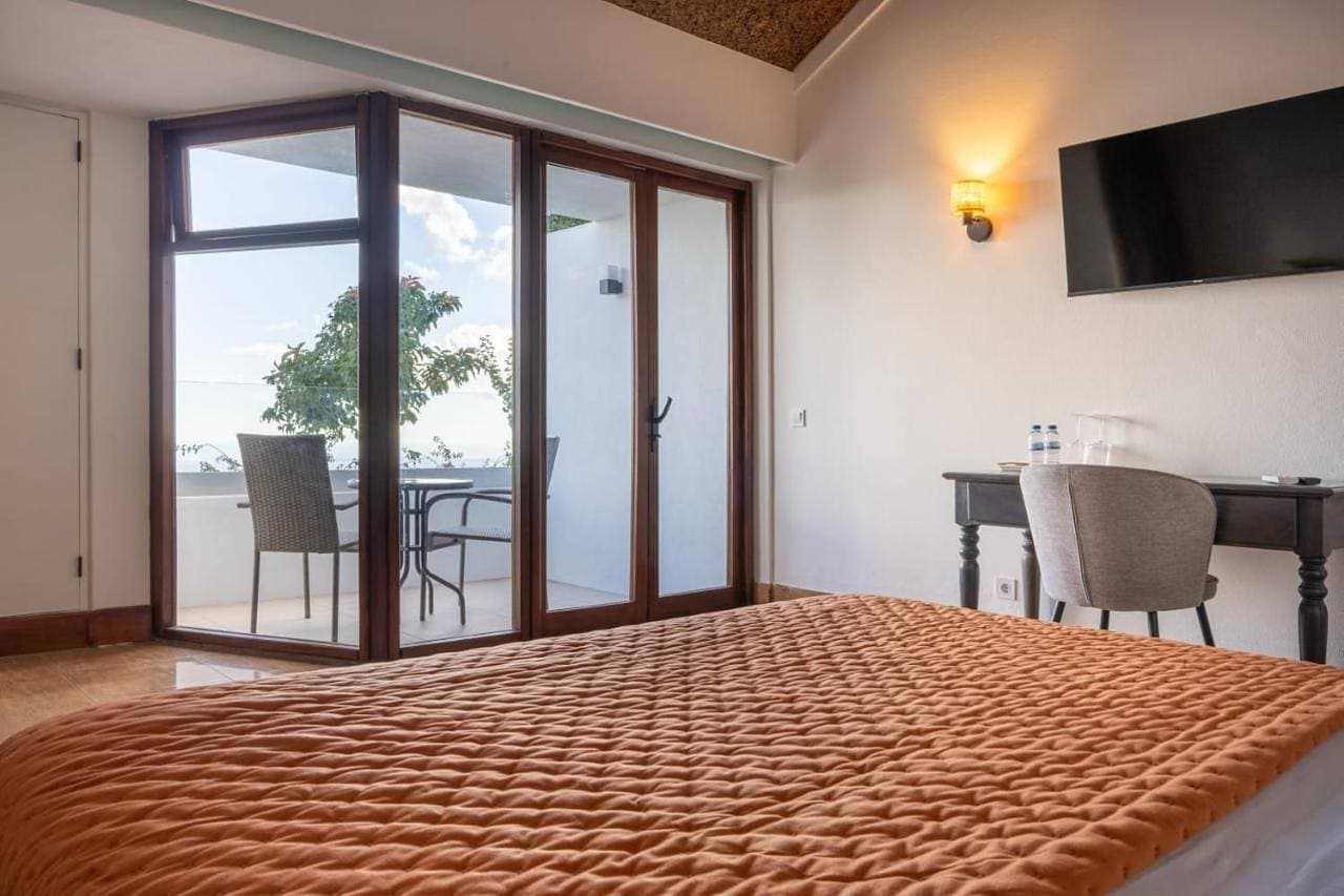 Foto 2 von 19: Double Room with Balcony and Sea View