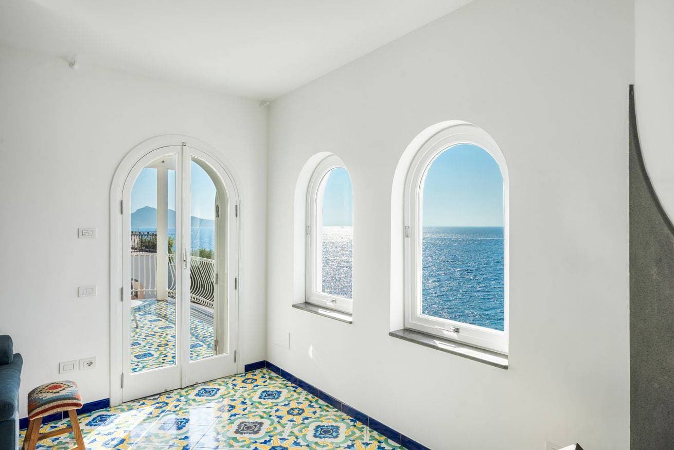 Foto 8 von 62: Villa Stunning view on the sea of Naples with private pool and beach access