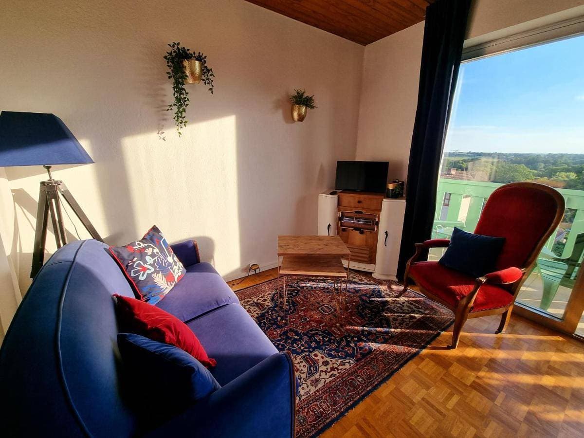 Foto 2 von 32: Studio with Balcony